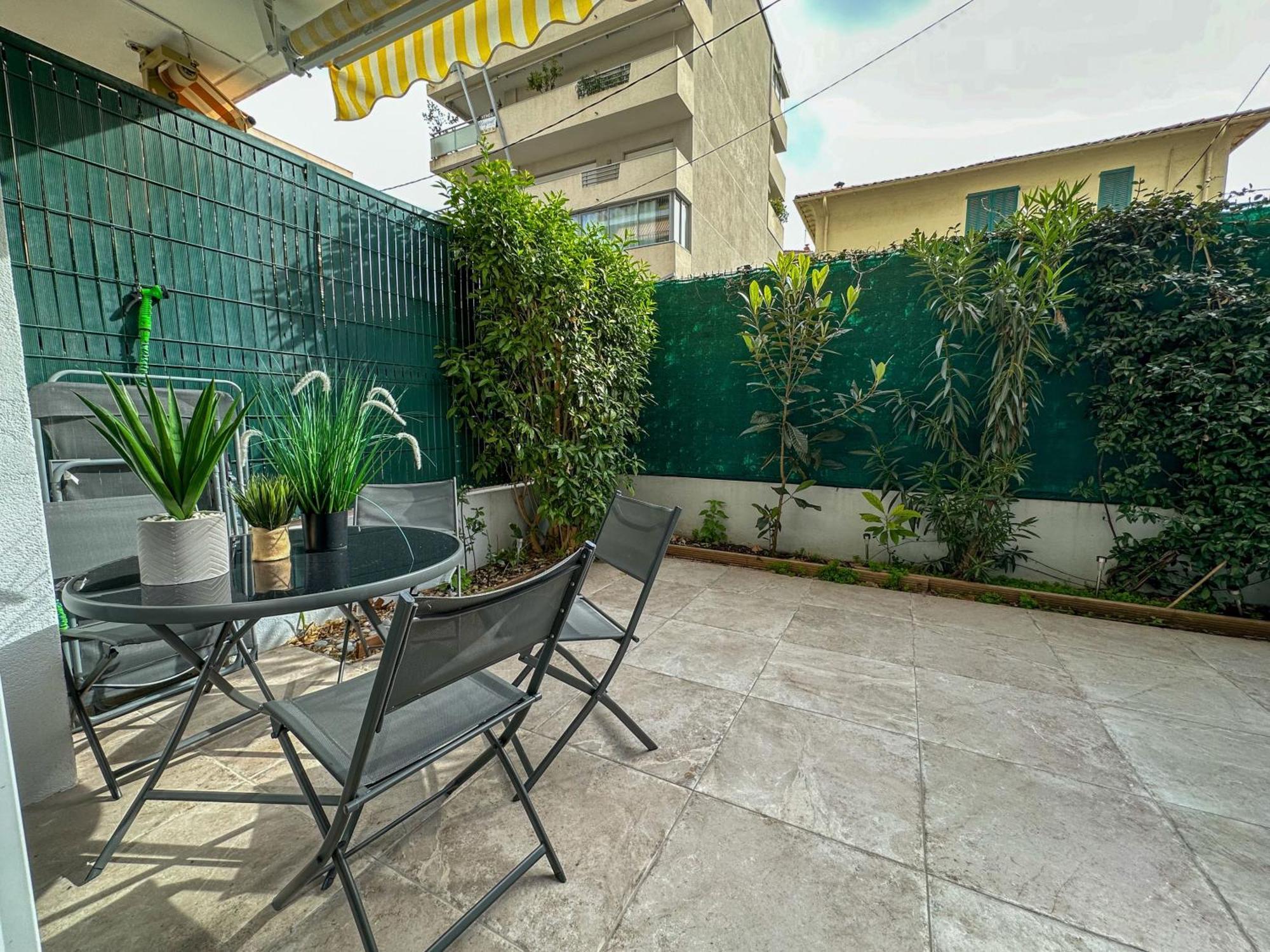 Cosy Madrid, Appartement Proche De La Mer Cannes Esterno foto