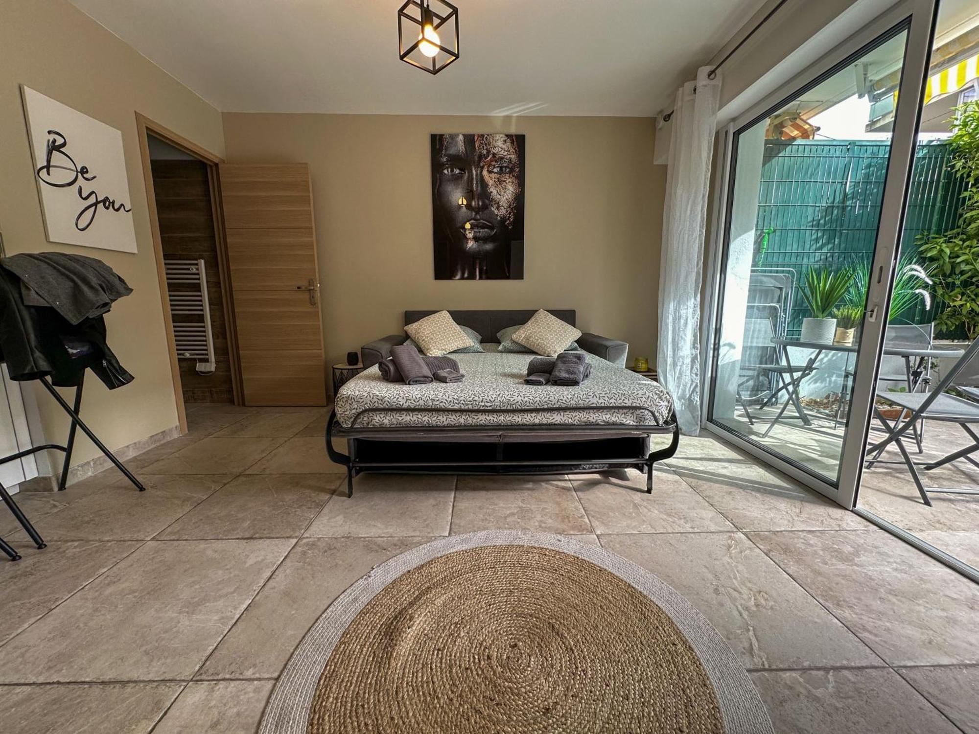 Cosy Madrid, Appartement Proche De La Mer Cannes Esterno foto